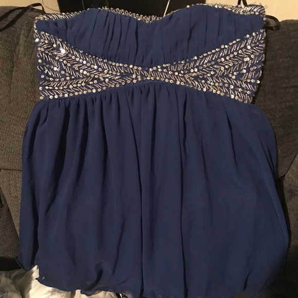 formal dress - Picture 3 of 3